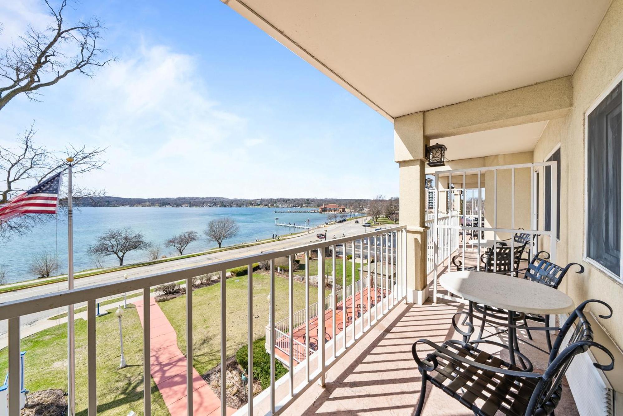 Bella Vista Suites Lake Geneva Esterno foto